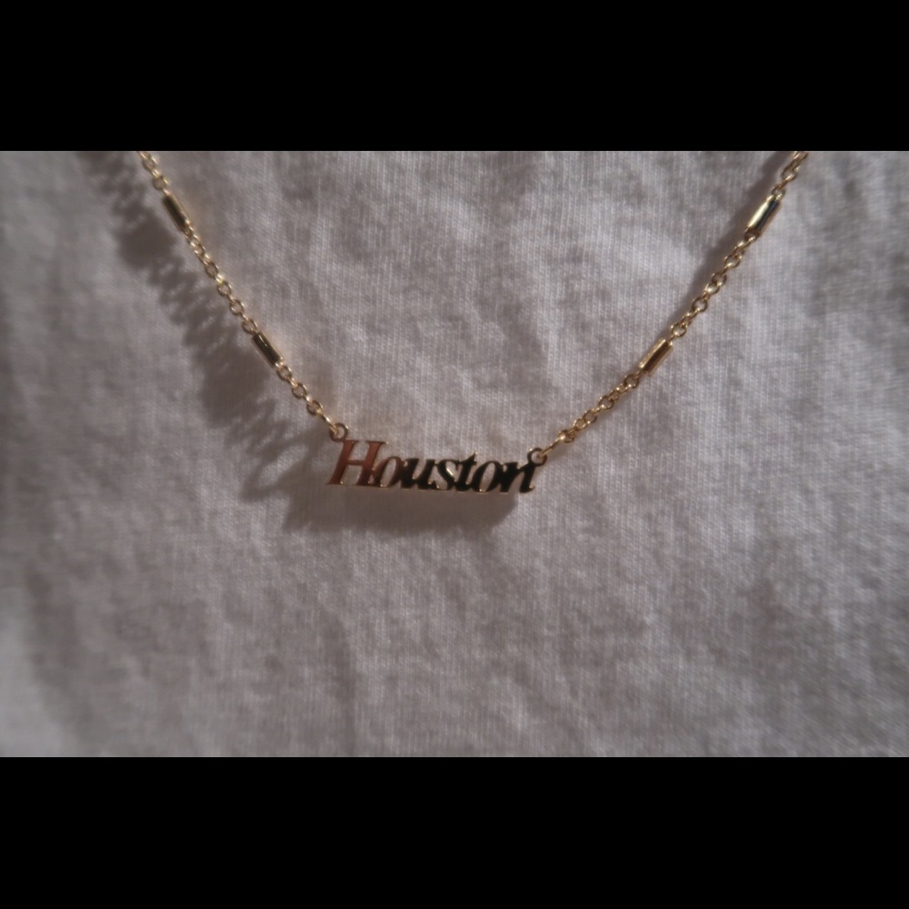Gold Chain - Picture 2 of 4